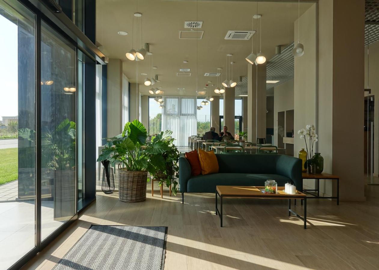 Marida Hotel Satu Mare Eksteriør billede